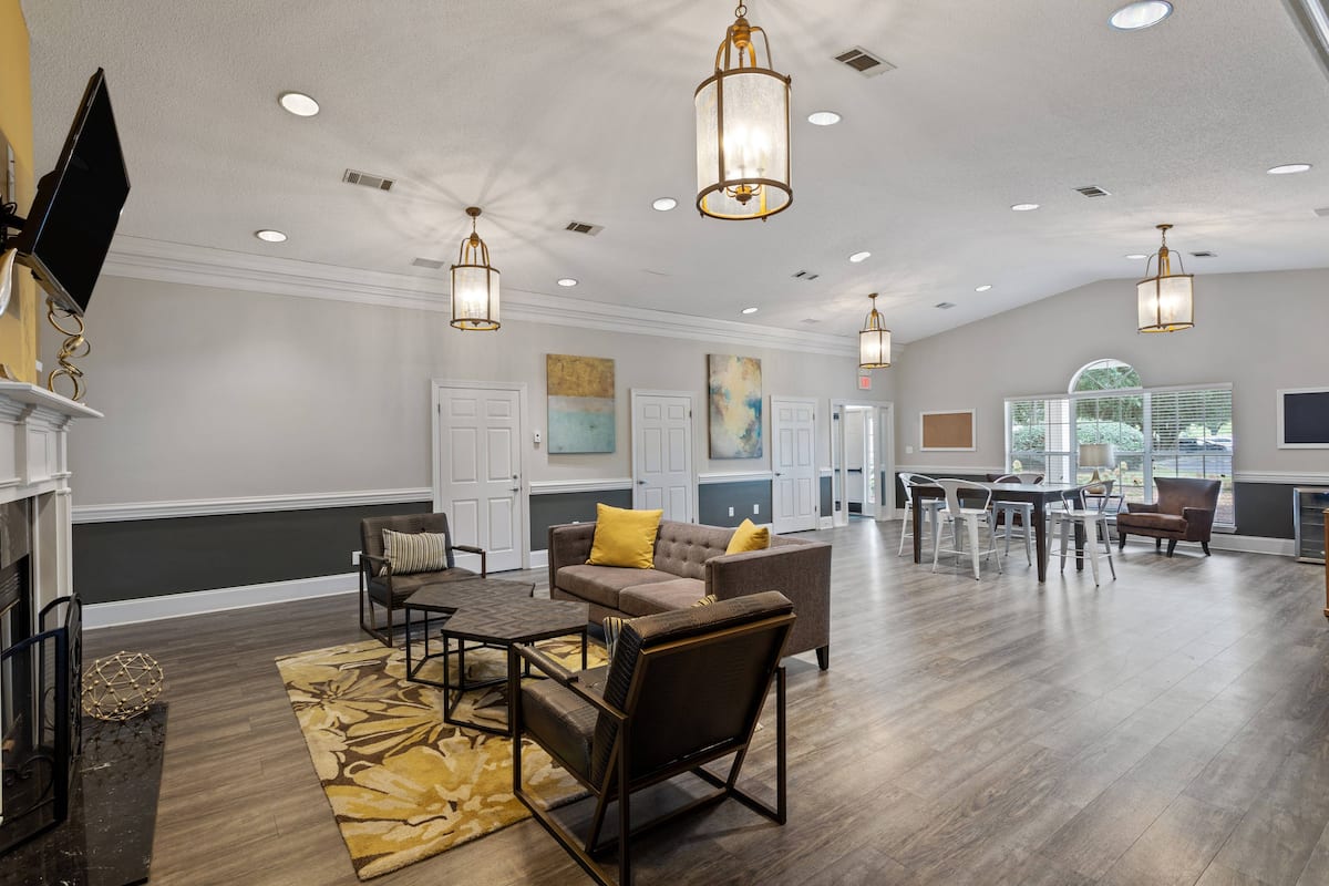 RGVtYW5kUGljdHVyZToxOTc2MzkwNTA2