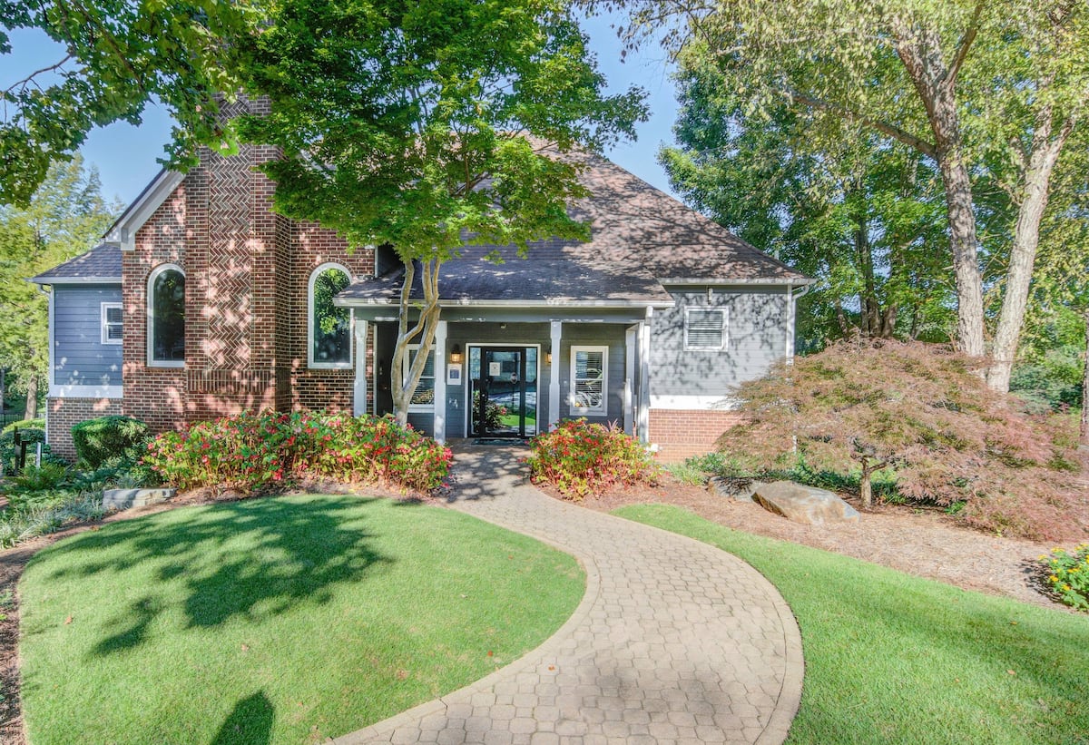 , an Airbnb-friendly apartment in Kennesaw, GA