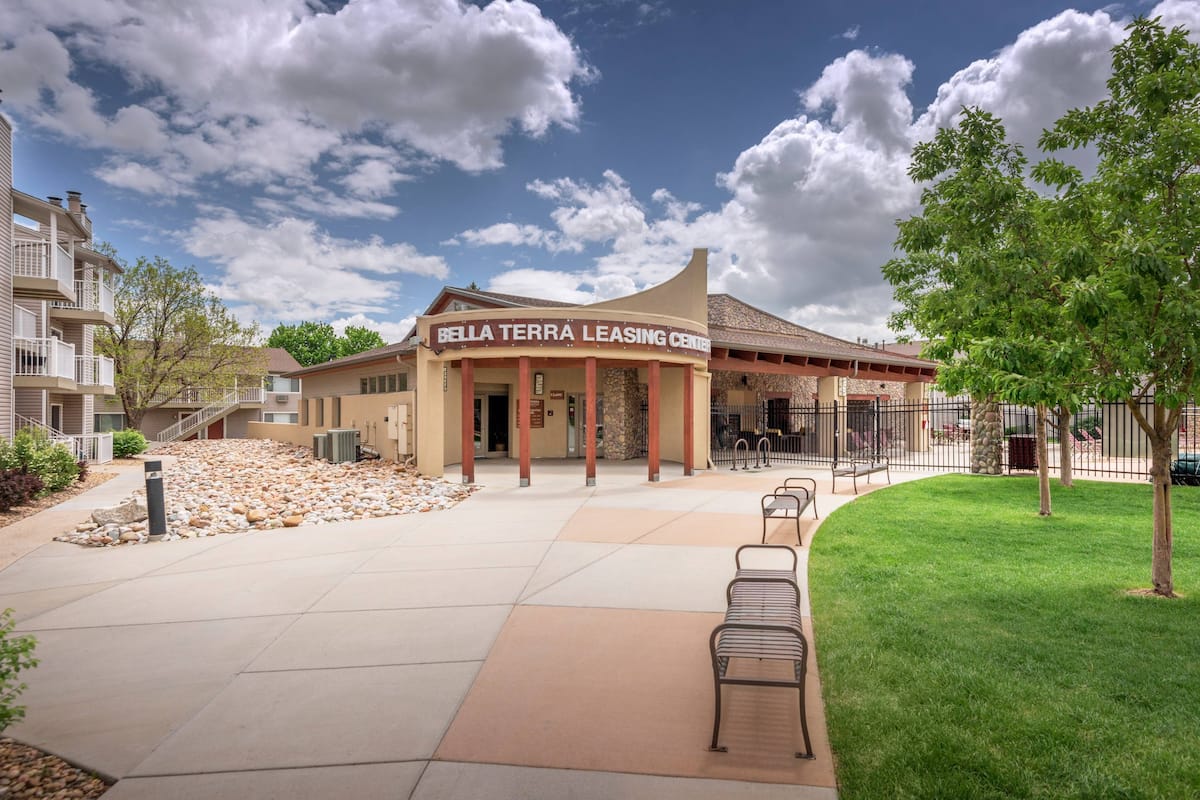 , an Airbnb-friendly apartment in Aurora, CO