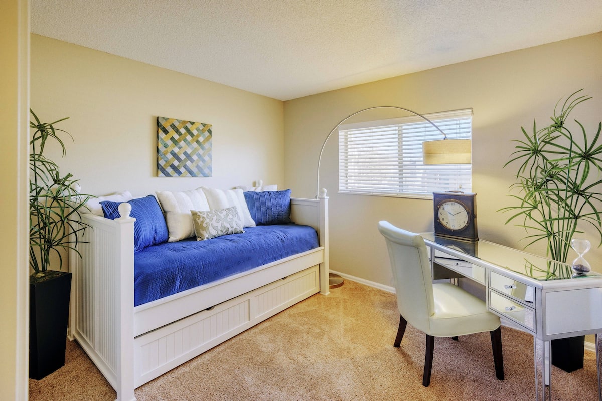 , an Airbnb-friendly apartment in Aurora, CO