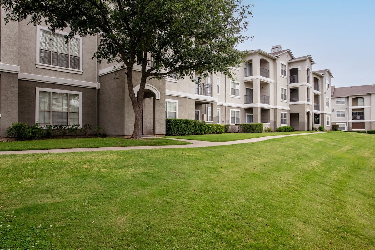 , an Airbnb-friendly apartment in Euless, TX