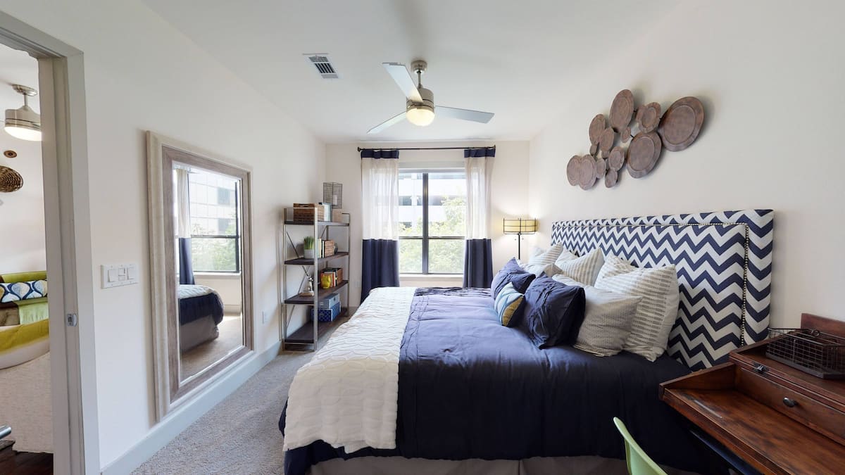 , an Airbnb-friendly apartment in Dallas, TX