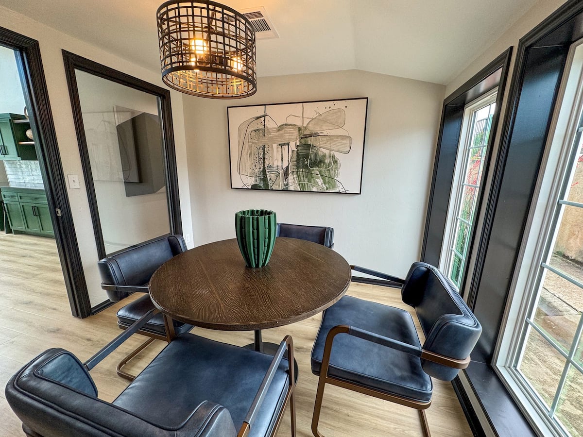 RGVtYW5kUGljdHVyZToxOTc2MzkwNjI1