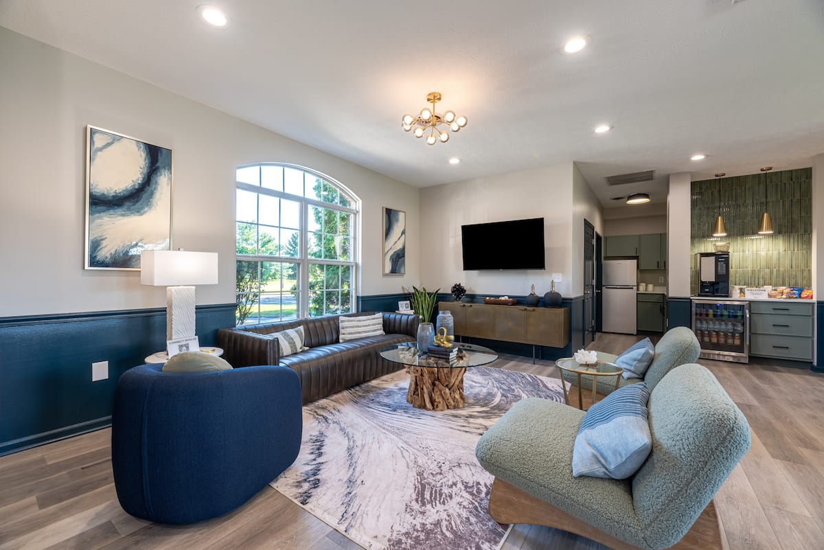 RGVtYW5kUGljdHVyZToxOTc2MzUyNTM1