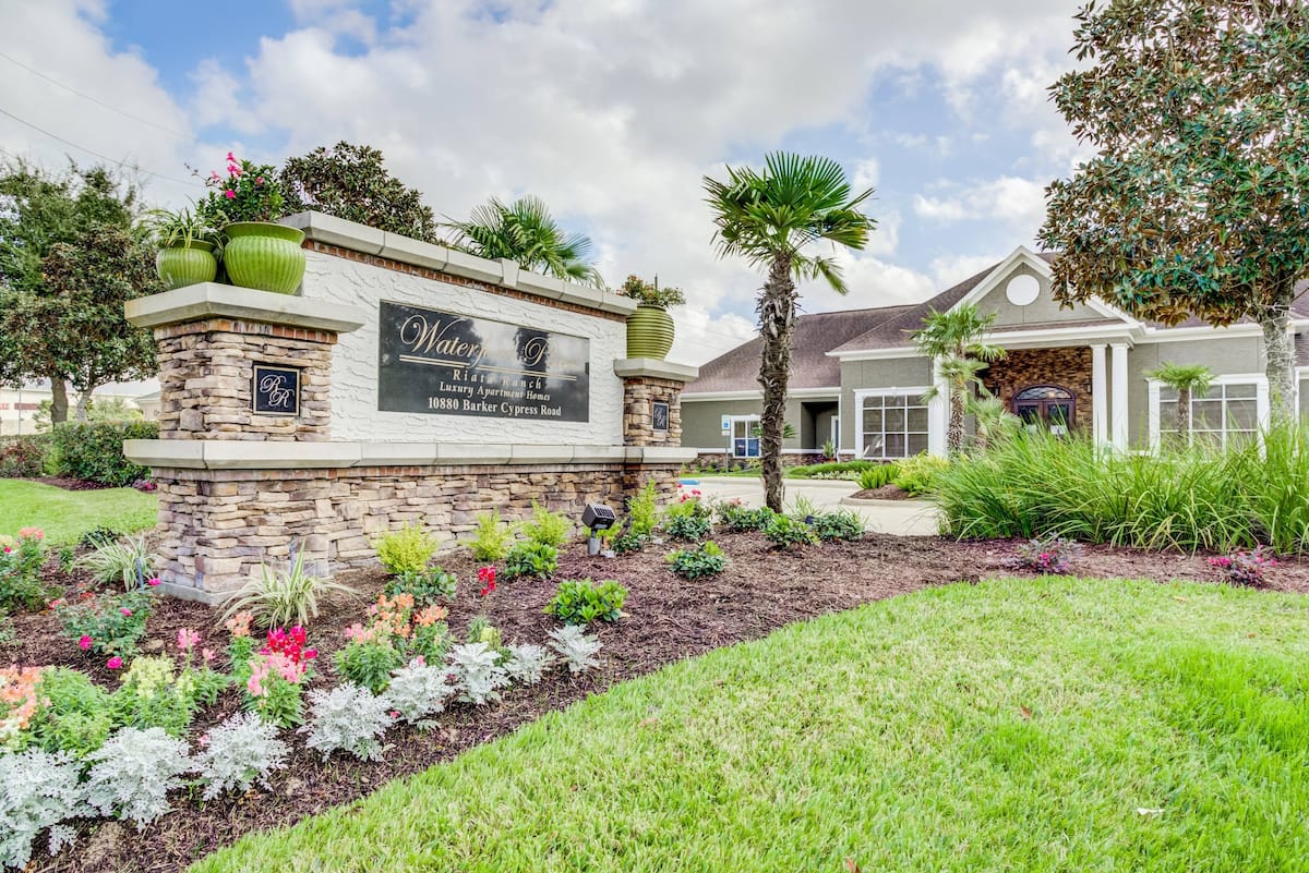 , an Airbnb-friendly apartment in Cypress, TX