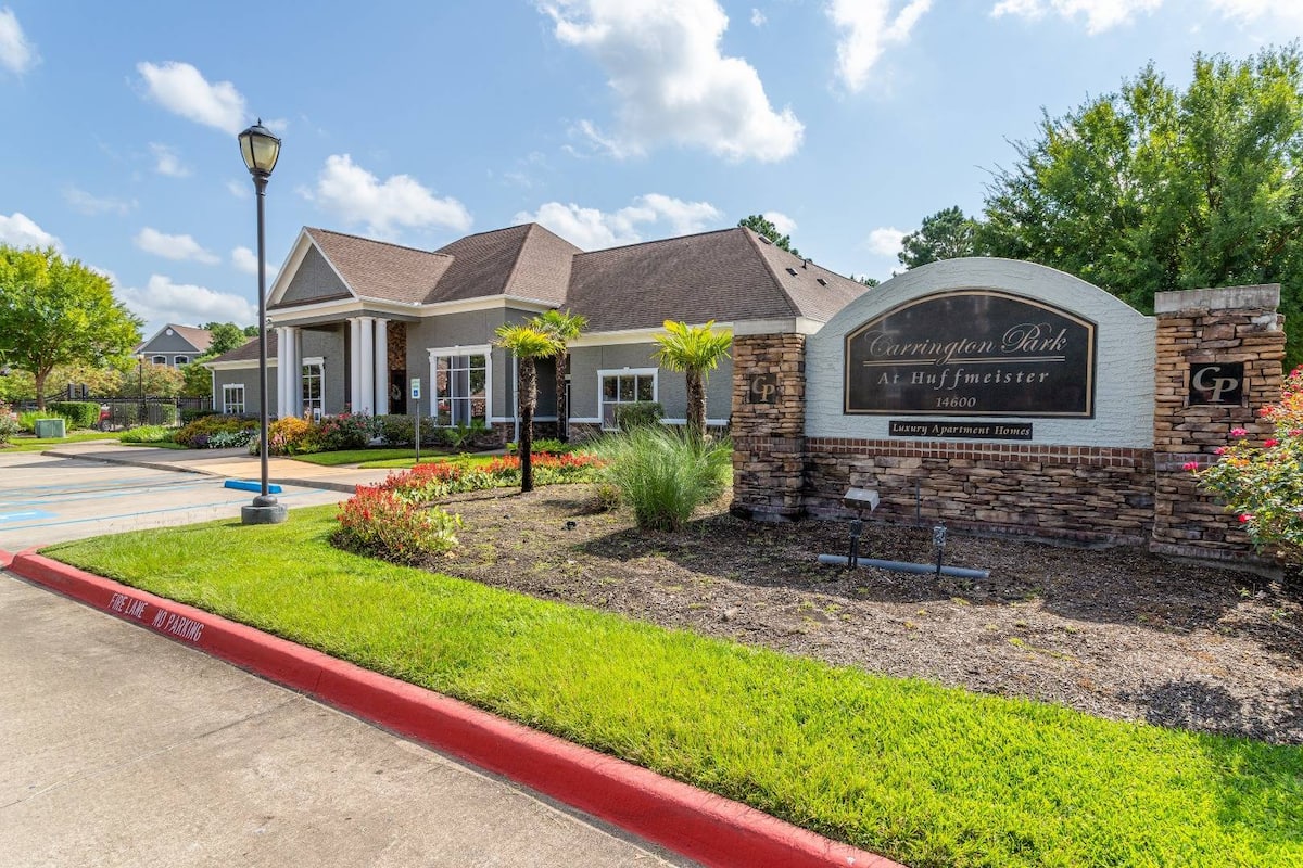 , an Airbnb-friendly apartment in Cypress, TX
