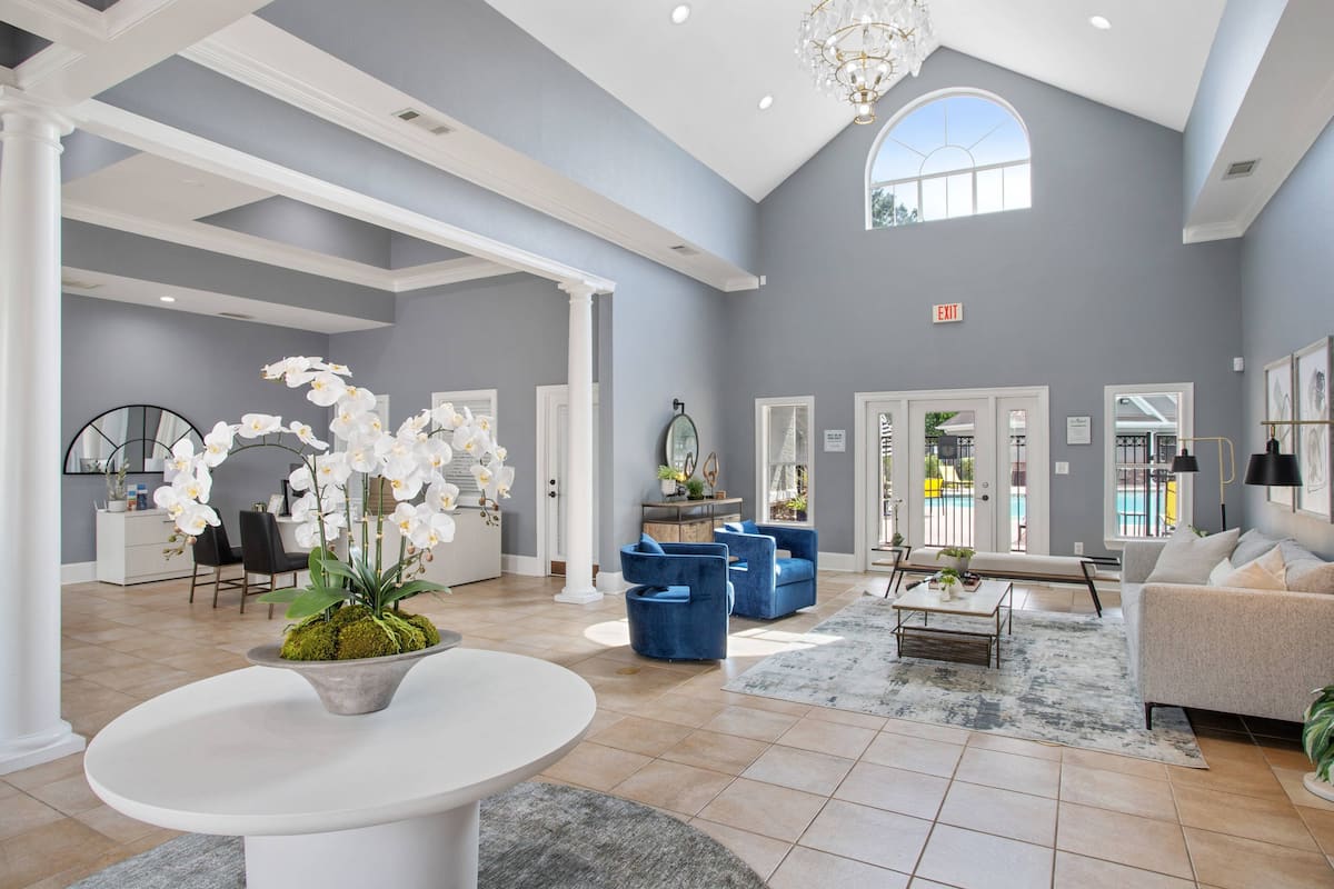 RGVtYW5kUGljdHVyZToxOTc2MzUyNTUz