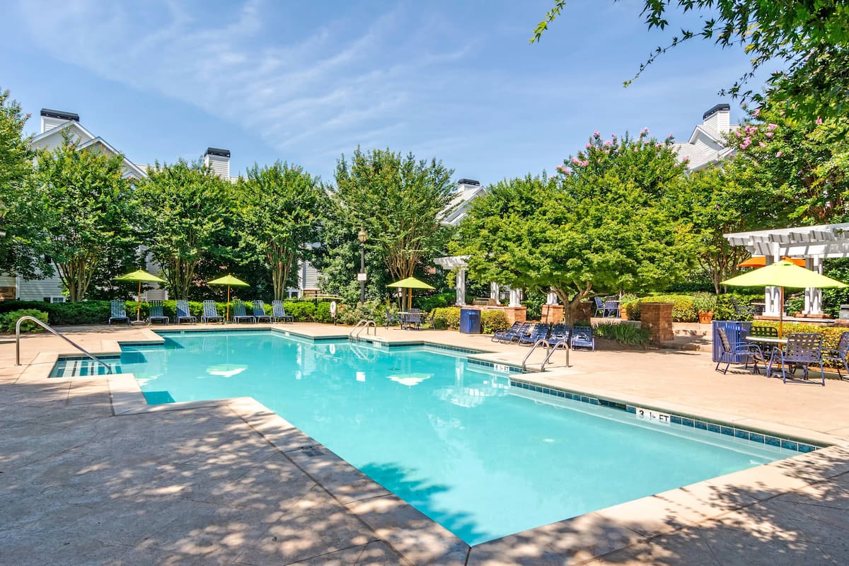 RGVtYW5kUGljdHVyZToxOTc2MzUyMDA1