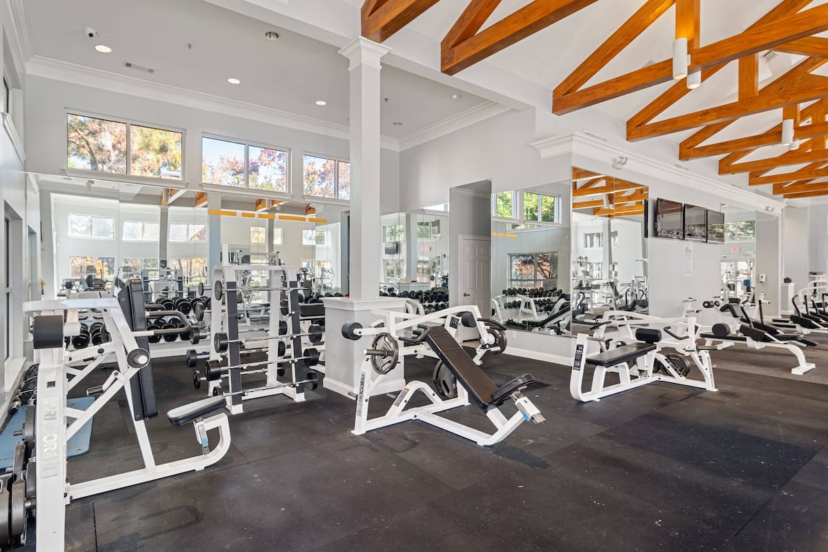 RGVtYW5kUGljdHVyZToxOTc2MzkwMzQw