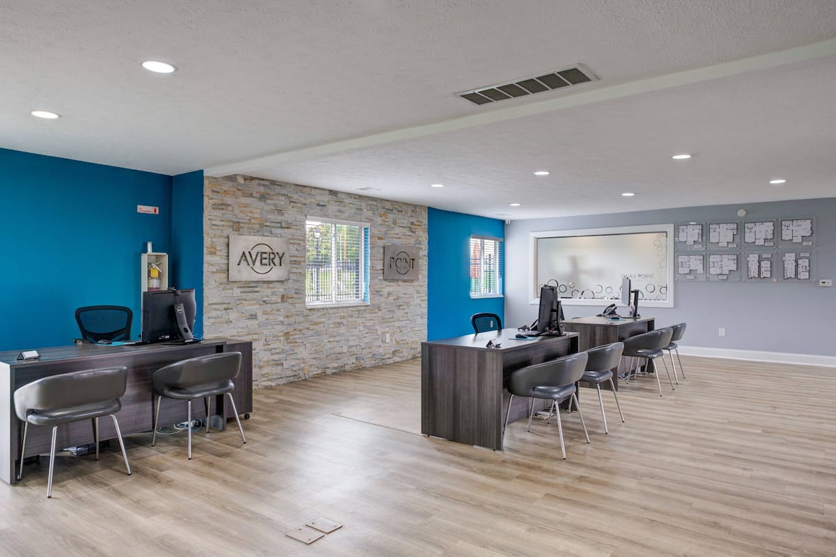 RGVtYW5kUGljdHVyZToxOTc2MzUxNDc1