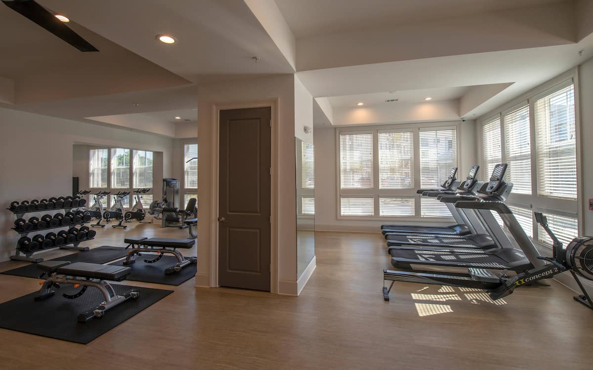 RGVtYW5kUGljdHVyZToxOTc2MzUxODA4