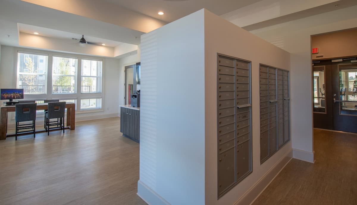 RGVtYW5kUGljdHVyZToxOTc2MzUxODEw