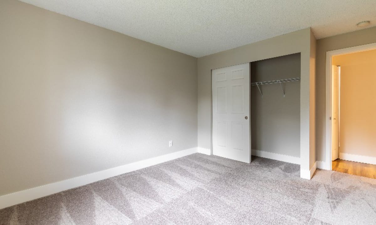 , an Airbnb-friendly apartment in Tukwila, WA