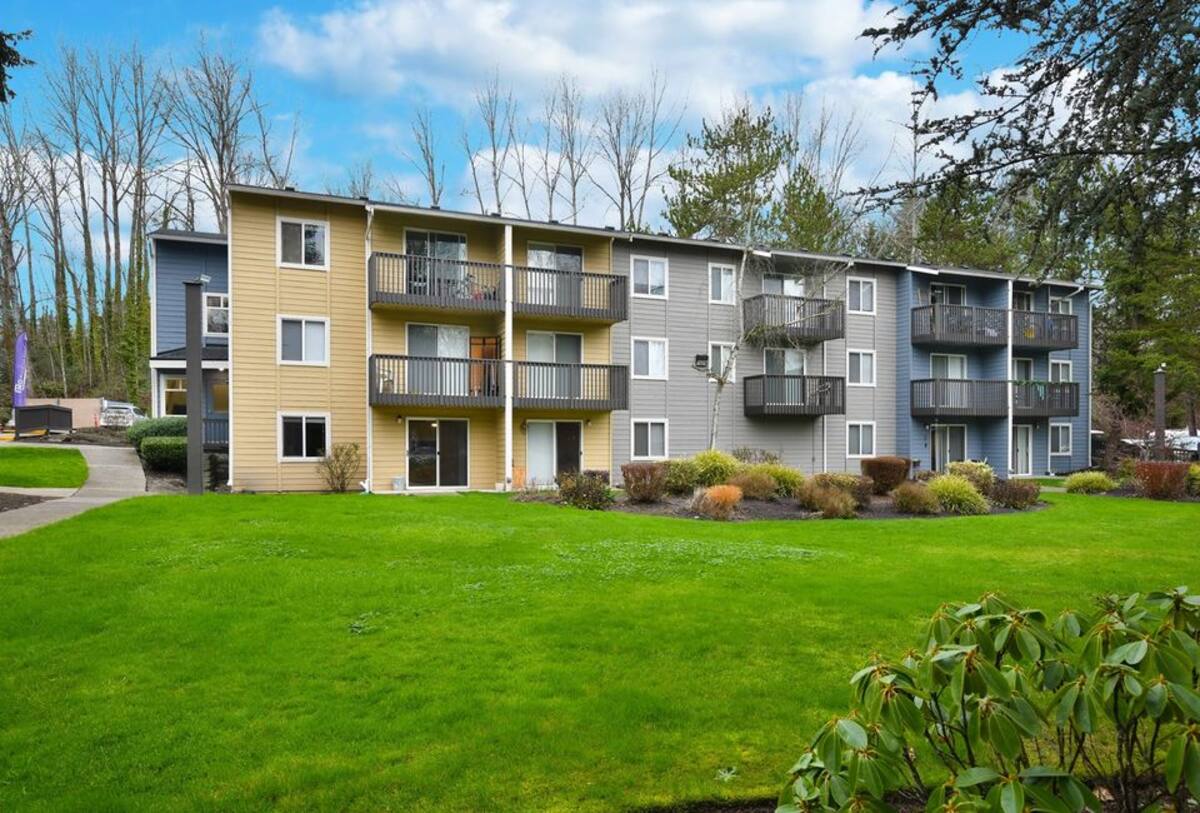 , an Airbnb-friendly apartment in Tukwila, WA