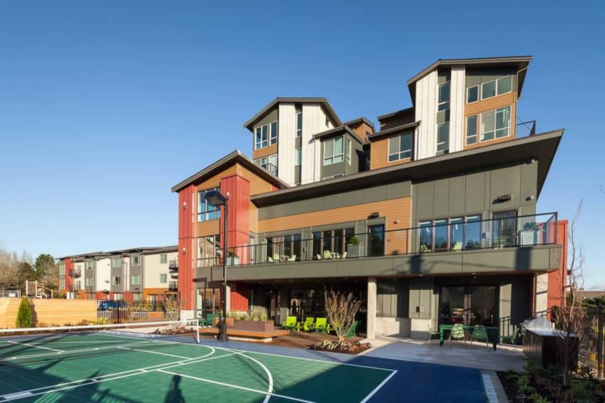 RGVtYW5kUGljdHVyZToxOTUxNjQ0OTAx