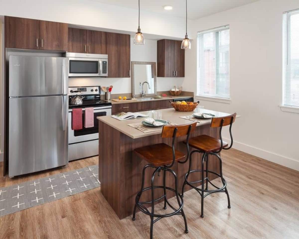 , an Airbnb-friendly apartment in Kenmore, WA
