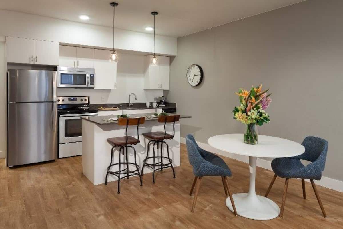 , an Airbnb-friendly apartment in Kenmore, WA