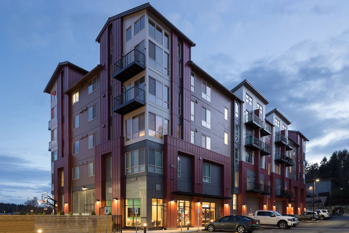 Exterior of Spencer 68, an Airbnb-friendly apartment in Kenmore, WA