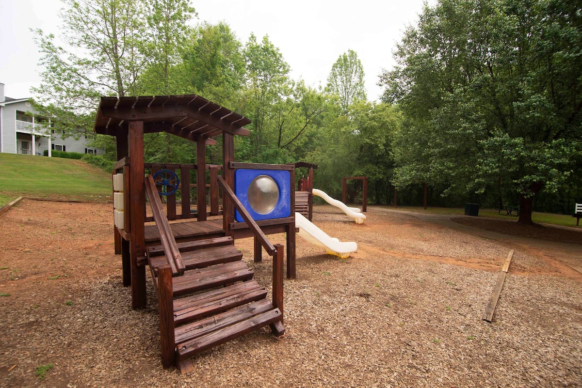 RGVtYW5kUGljdHVyZToxOTUxNTg2MjMx