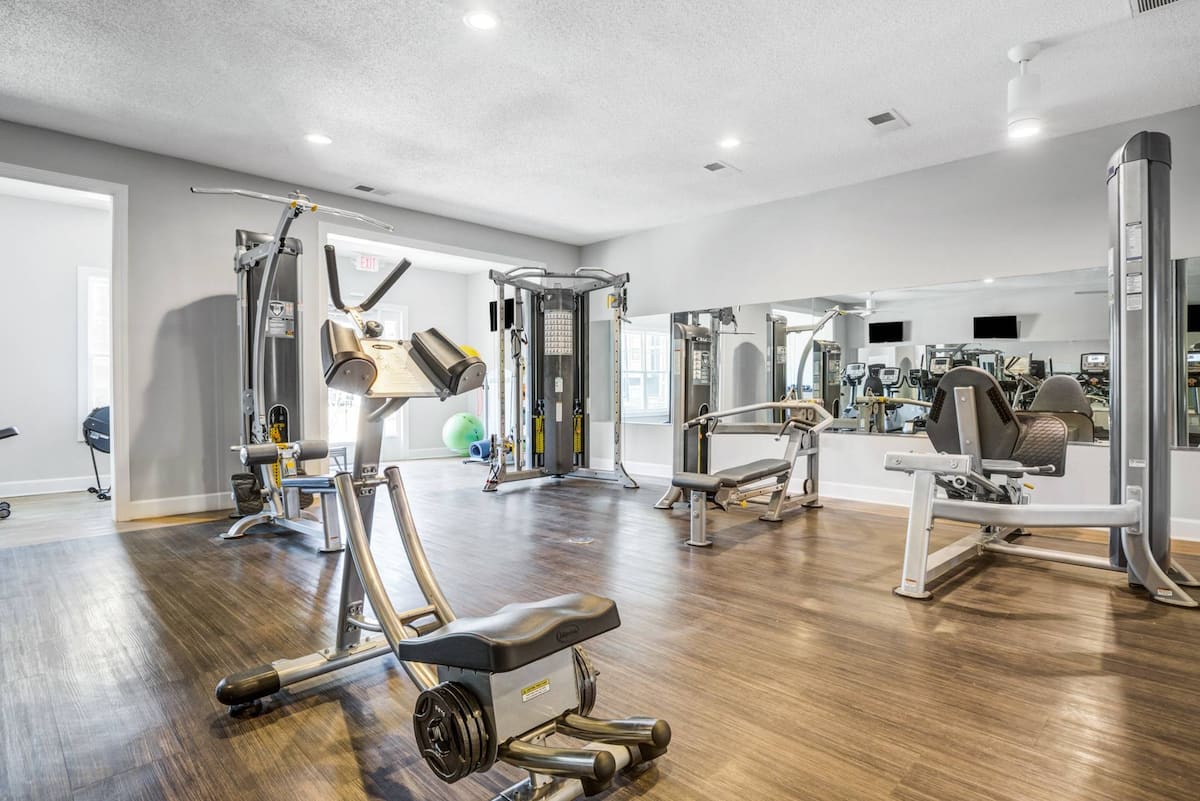 RGVtYW5kUGljdHVyZToxOTUxNjQ1NjUw