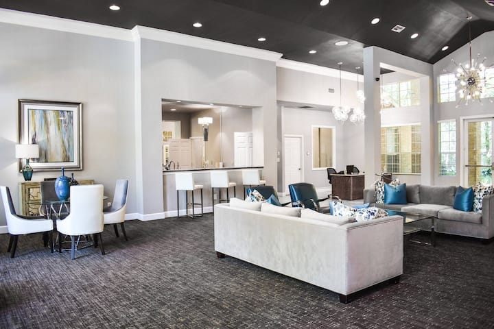 RGVtYW5kUGljdHVyZToxOTQzMjA3MjIx