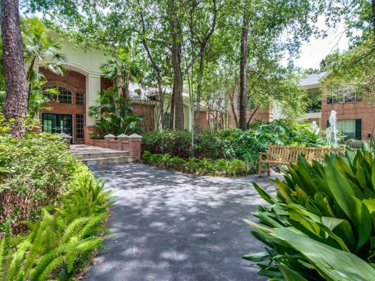 Earn in Park at Armand Bayou, an Airbnbfriendly apartment building