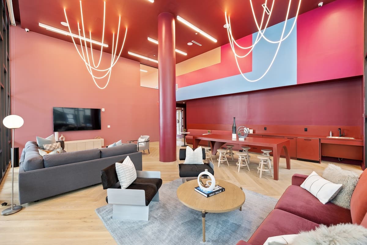 RGVtYW5kUGljdHVyZToxOTQzMTcyMDY4