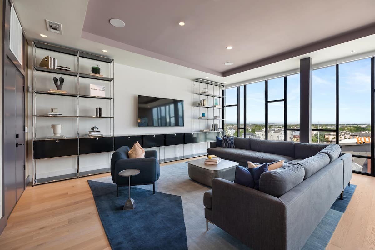 RGVtYW5kUGljdHVyZToxOTQzMTcyMDQw