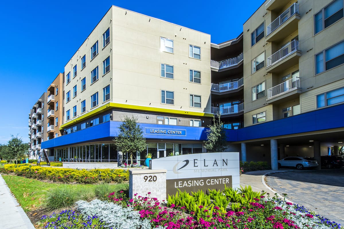 , an Airbnb-friendly apartment in Houston, TX