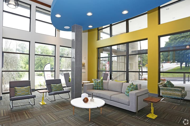 RGVtYW5kUGljdHVyZToyNTMwOTMzMDY4