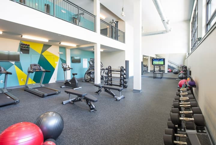 RGVtYW5kUGljdHVyZToyNTMwOTMzMDc1