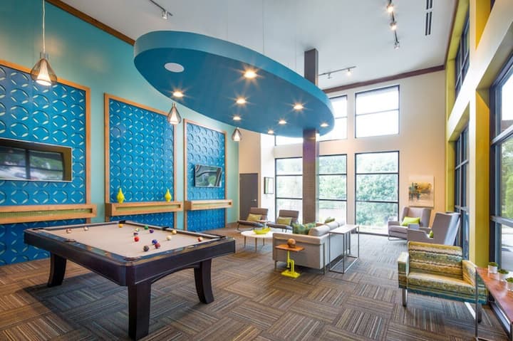 RGVtYW5kUGljdHVyZToyNTMwOTMzMDg0