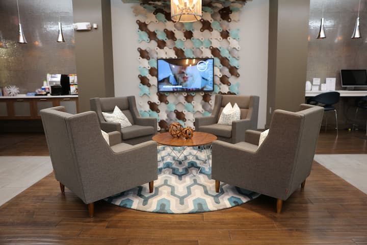 RGVtYW5kUGljdHVyZToyNTMwOTMyODgx