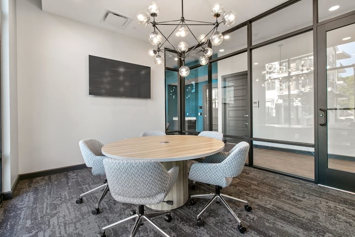 RGVtYW5kUGljdHVyZToyNTMwOTM1NzU4