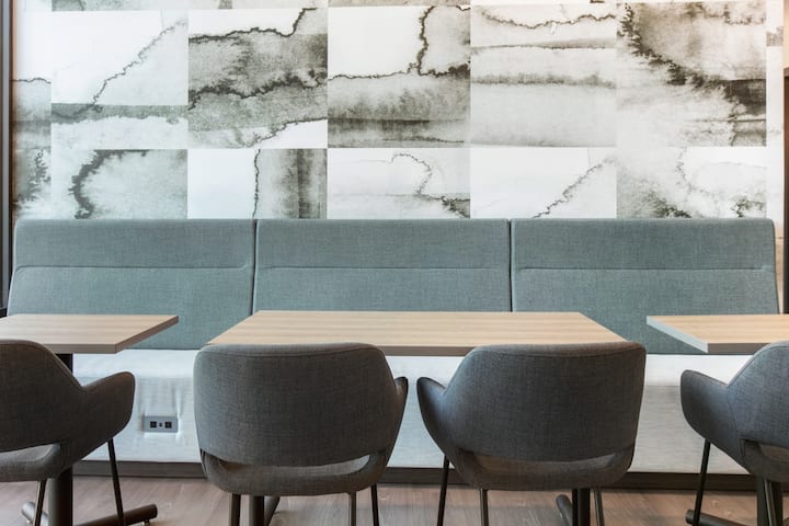 RGVtYW5kUGljdHVyZToyNTMwOTM1Nzgx