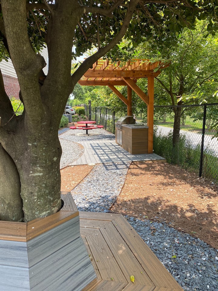 RGVtYW5kUGljdHVyZToyNTMwOTM2MDE1