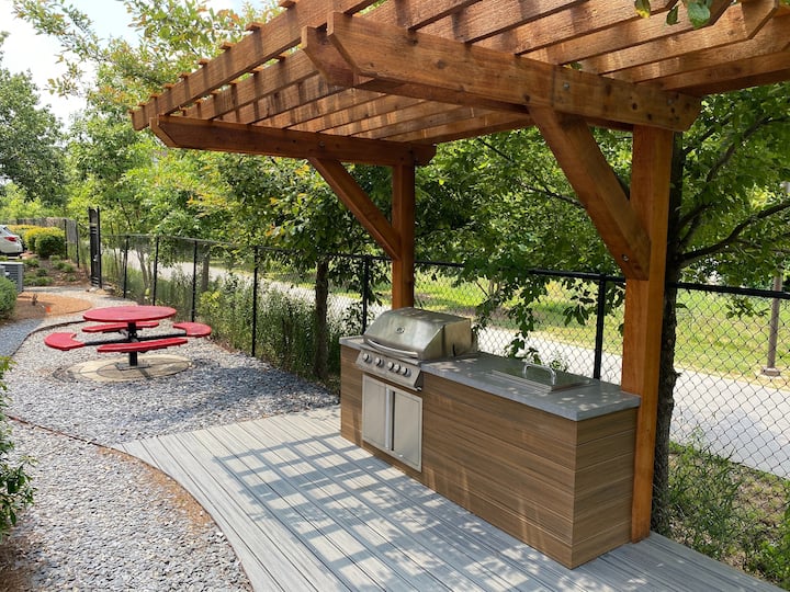 RGVtYW5kUGljdHVyZToyNTMwOTM2MDE5