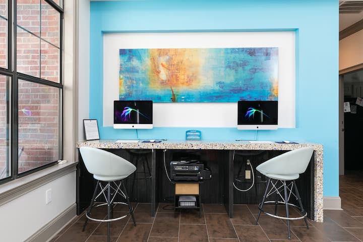 RGVtYW5kUGljdHVyZToyNTMwOTMyODQy