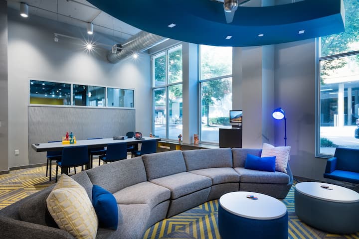 RGVtYW5kUGljdHVyZToyNTMwOTMyOTIw