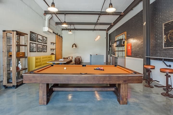 RGVtYW5kUGljdHVyZToyNTMwOTM1ODI3