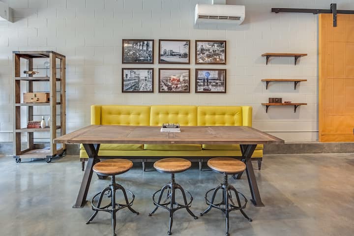 RGVtYW5kUGljdHVyZToyNTMwOTM1ODM2