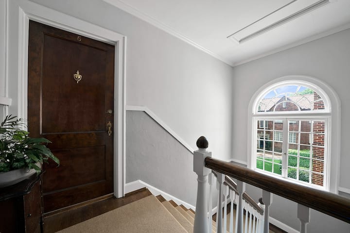 RGVtYW5kUGljdHVyZToyNTMwOTM2NTk1