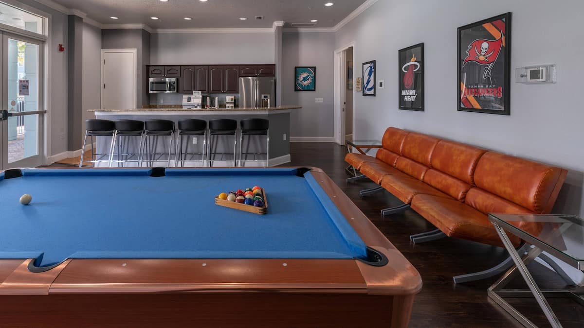 RGVtYW5kUGljdHVyZToxOTc2MzkwOTQw