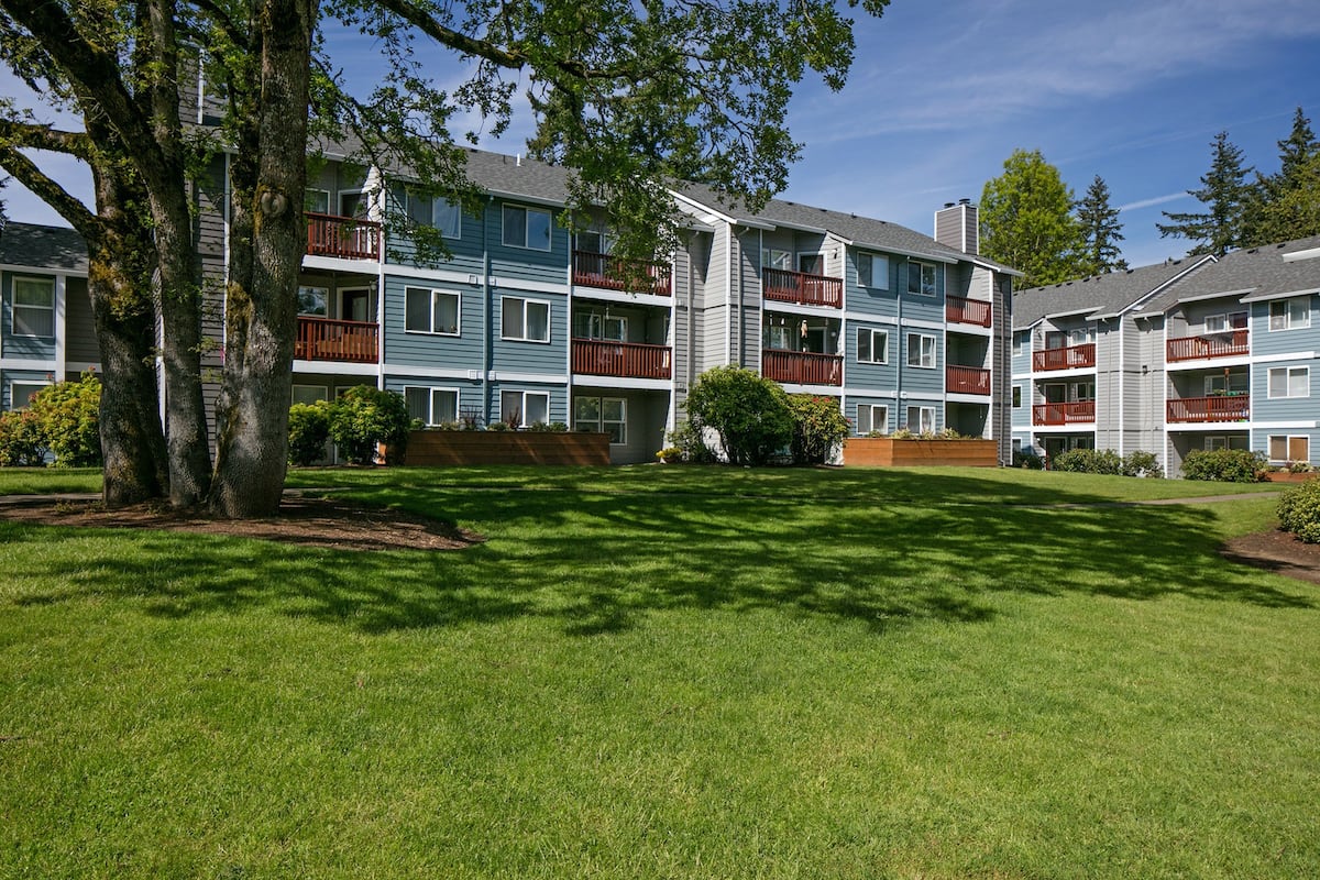 , an Airbnb-friendly apartment in Milwaukie, OR