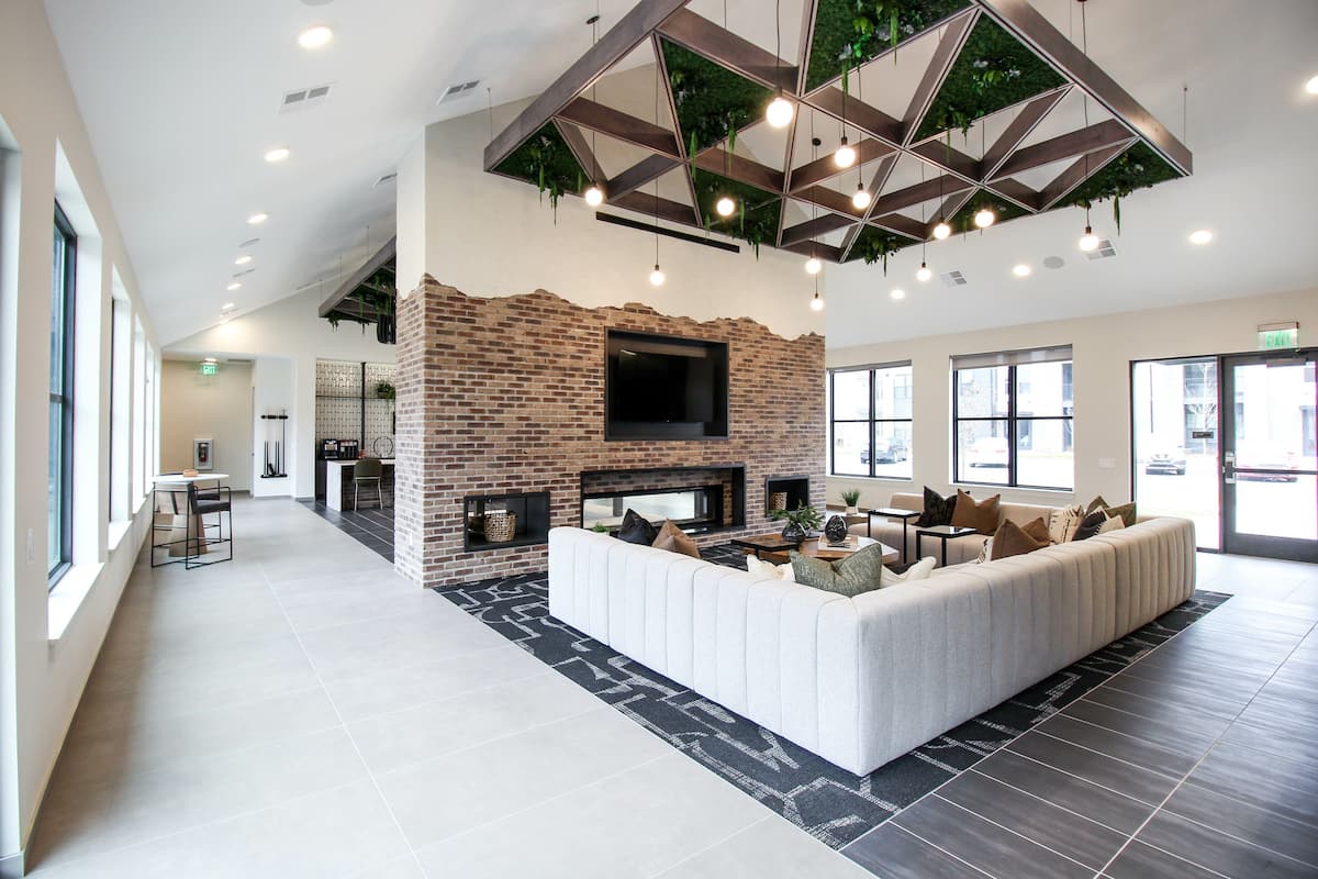 RGVtYW5kUGljdHVyZToyMDMyNTUyMTI1