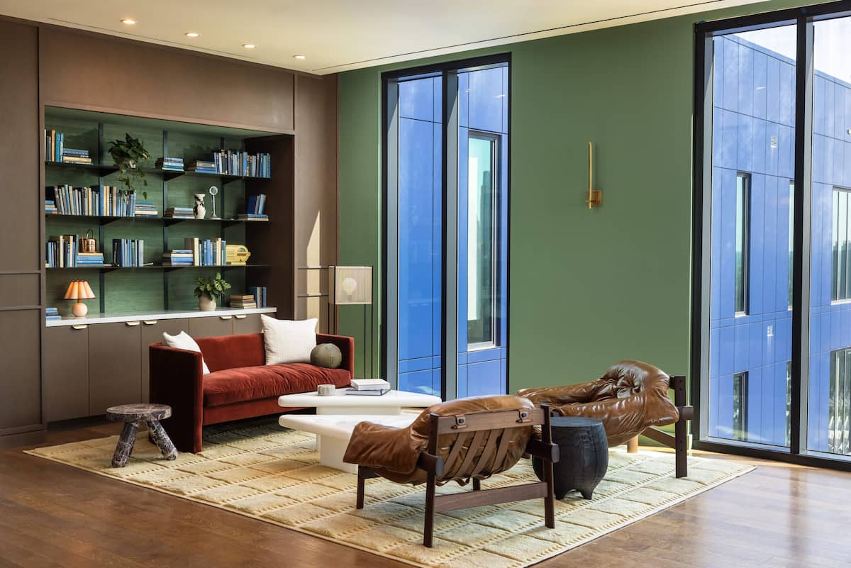 RGVtYW5kUGljdHVyZToyNDM2NTU1MTc2