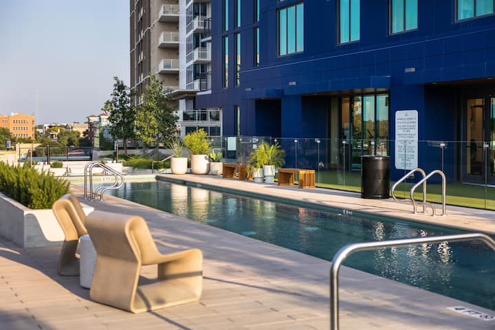 RGVtYW5kUGljdHVyZToyNDM2NTU1MTg3