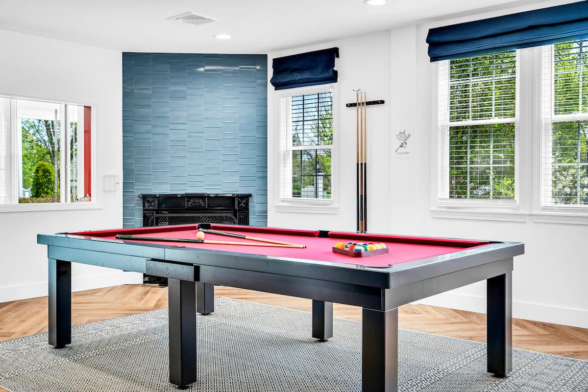 RGVtYW5kUGljdHVyZToyMDI5NzM0Nzg5