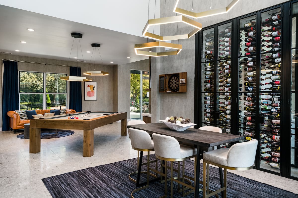 RGVtYW5kUGljdHVyZToyMDI5NzM0NDY1