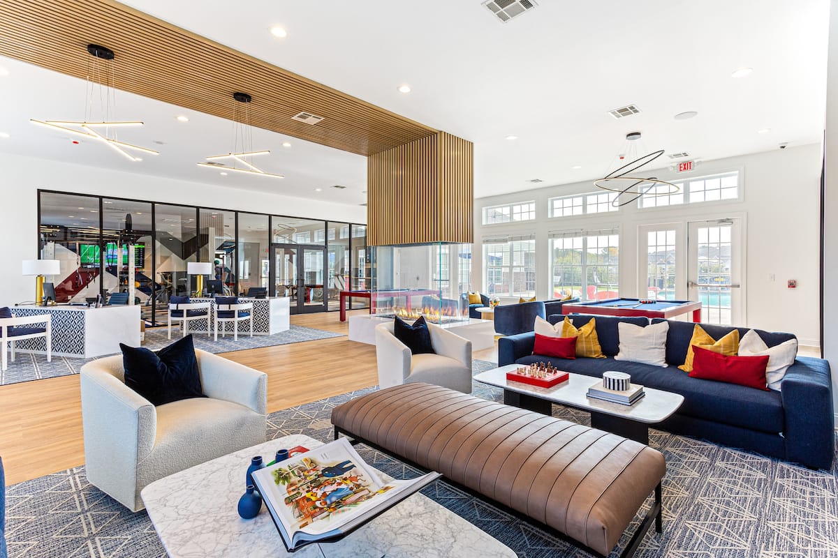 RGVtYW5kUGljdHVyZToyMDk1NjQ0Mzgy